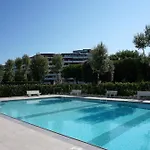 Cozy With Pool Appartamento